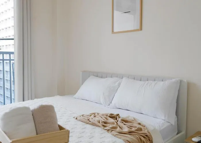 Apartment 1br Pool View Retreat Near Moa Stylish & Cozy *