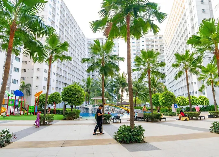 1br Pool View Retreat Near Moa Stylish & Cozy Manila